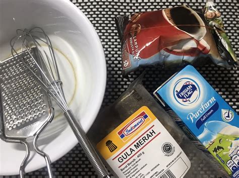 Cek cara membuat dalgona coffee. #Dirumahaja Bikin Kopi Dalgona ~ Lajang Life