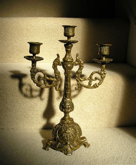See more ideas about chandelier, kitchen chandelier, light. chandelier — Wiktionnaire