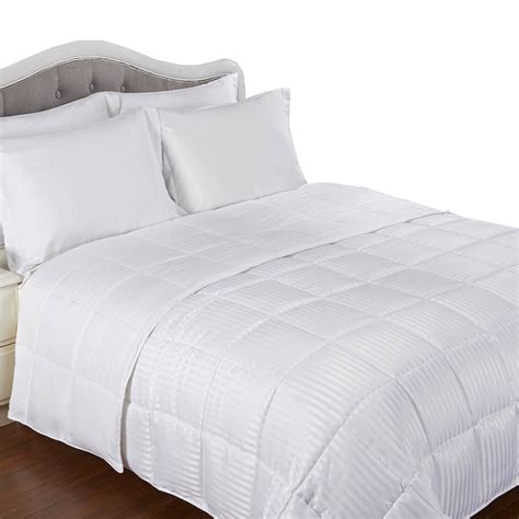 Our down alternative comforter are extremely hardy and holds up to everyday wear and tear. All-Season Down Alternative Reversible Comforter ...