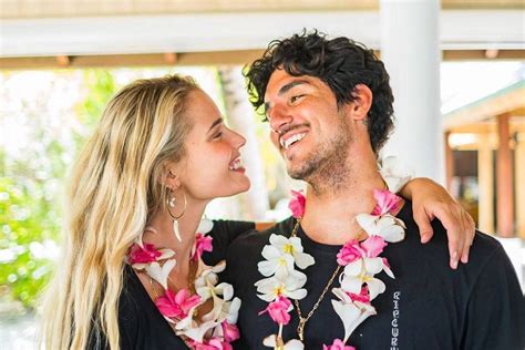 Maybe you would like to learn more about one of these? F5 - Celebrities - Yasmin Brunet and Gabriel Medina get ...