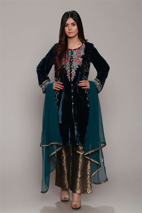 Latest Party Wear Dresses Embroidered Suits 2018-19 ... Like to make disco party?