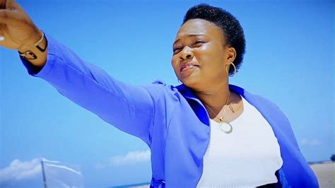 Martha Mwaipaja Cha Kutumaini Sinalyric Video Youtube