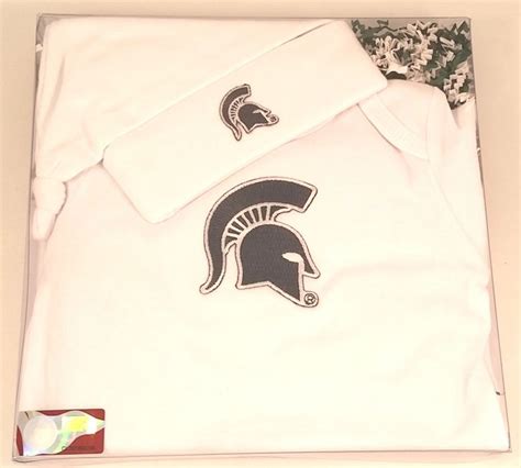 Michigan State Spartans Baby Layette Gown And Knotted Cap Set Baby