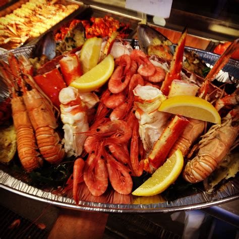 Hooked on christmas seafood feast Christmas Seafood Platter Ideas / Holiday Shrimp Platter | Inspiration for Everyday Food ...