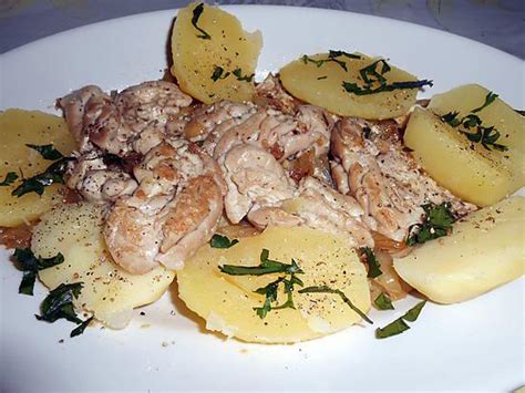 Recette de PETITES CERVELLES DE PORC AUX OIGNONS