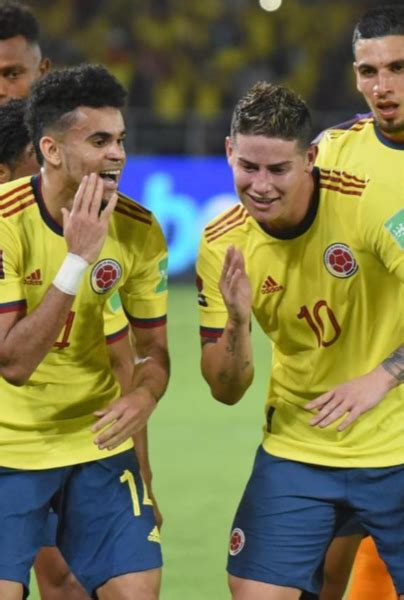 luis díaz y james rodríguez en shock figura de colombia se muestra públicamente cerca de un