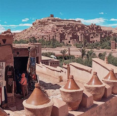 And focused on the distribution of bearings, power trans. Ait Ben Haddou, Ouarzazate, Marocco