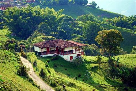 Pereira was inhabited by the quimbaya tribe before the arrival of the spaniards in the 16th century. Pereira Colombia | Fotos de paisagem, Casas de fazenda e ...