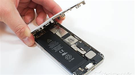 Iphone 5 Teardown Redesigned Case And Interior Simplify Repairs Cnet