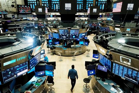 Nyse management says during any floor closure, the exchange would operate on a fully electronic basis and would permit designated market makers to electronic trading is handled by nyse arca, its electronic securities exchange. Silence on Wall Street: New York Stock Exchange prepares ...