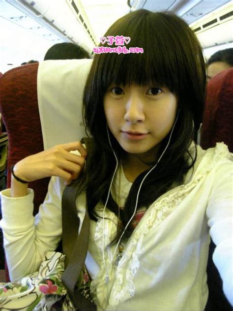 Born 29 september 1992), also known as charlie zhou, is a chinese singer. 张子萱身高_张子萱真实身高_女生的标准身高_娄艺潇身高