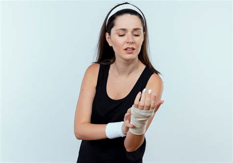 Wrist Pain Causes Symptoms Diagnosis And Treatment