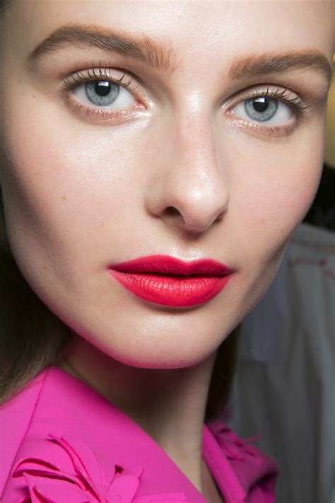 How To Wear Bright Lipstick Stylecaster