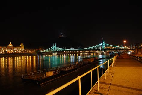 عاصمتها مدينة بودابست budapest ويحدّها عدّة دول هي النمسا، سلوفاكيا، أوكرانيا، رومانيا، صربيا، كرواتيا، سلوفينيا. عن هنغاريا/المجر | Learn:Hungary