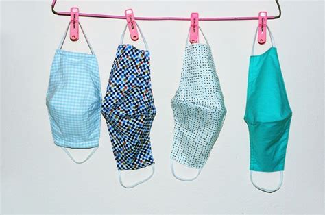 Para mantener tus almohadas limpias y desinfectadas puedes utilizar un sencillo truco que te permitirá evitar el uso de productos químicos y la lavadora, para ahorrar agua y cuidar el ambiente. ¿Cómo desinfectar tu cubrebocas de tela? | Cocina Vital en ...