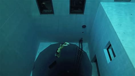 Video Man Dives Into The Deepest Swimming Pool In The World We Also Have Swimming Pool