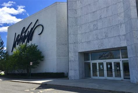 Lord And Taylor Closing All Stores Including At Freehold Raceway Mall