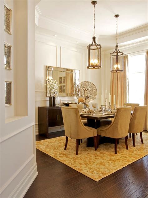 These panels will help filter out natural light and provide ample privacy for onlookers. Traditional Style Cream Dining Room Decorating Ideas (With ...