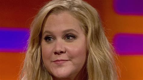 Amy Schumer Shares Naked Instagram Selfie To Normalise C Section Scars