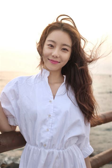 이시원 소속사 후너스엔터테인먼트 측은 5월 26일 공식 보도자료를 통해 이시원 씨가 평생을 함께 하고픈 소중한 다음은 이시원 소속사 공식입장 전문이다. '미생'·'슈츠' 이시원, '알함브라 궁전의 추억' 출연 ...