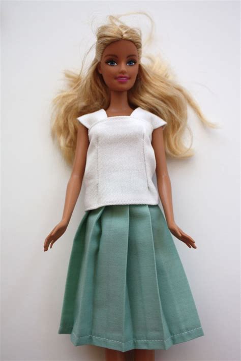 Barbie oyuncakları, 60'lı yıllardan bu yana dünyanın dört bir yanından çocukların sevgisini kazanıyor. Karikatur Barbie / Barbie Fan art - Barbie Fan Art (2135531) - Fanpop / Karikatur eglence ...