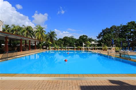 Enjoy fun activities in the neighborhood like swimming. COPTHORNE ORCHID HOTEL PENANG (Tanjung Bungah, Maleisië ...