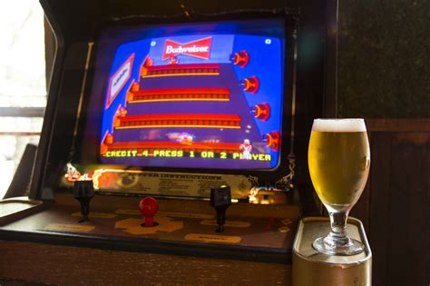 Chicago Arcade Bars Where You Can Drink Beer And Play Games Trendradars