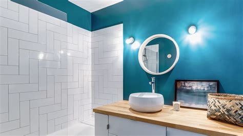 Peinture salle de bain : 40 idées de couleurs pour une déco tendance