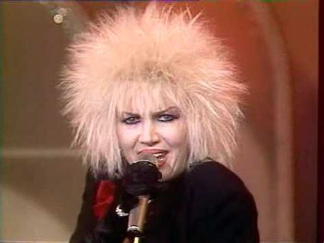 Ivana spagna qui si esibisce alla finalissima con un pezzo tutto da ballare e molto trash. Spagna - Easy lady (live) - YouTube