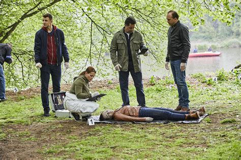 Zpěváci eva burešová a marek lambora hvězdami nového seriálu slunečná. Nova na podzim: Policie Modrava, Tvoje tvář nebo Příběhy ...