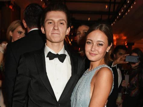 Ok, so it's not exactly a kissing selfie or even solid proof that these two are a thing, but the daily mail previously reported that their romance was. Are They Dating ? Tom Holland Ella, Ella Purnell Spotted ...