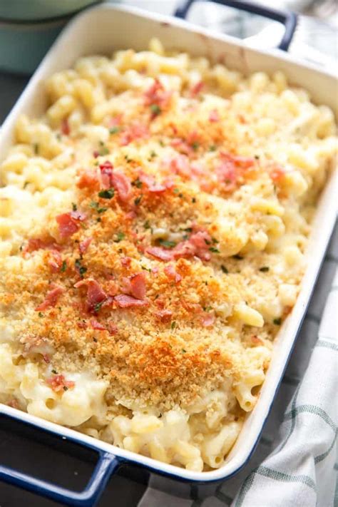 Wondering what to serve with mac and cheese? Crab and bacon mac and cheese close u | Crab mac and ...