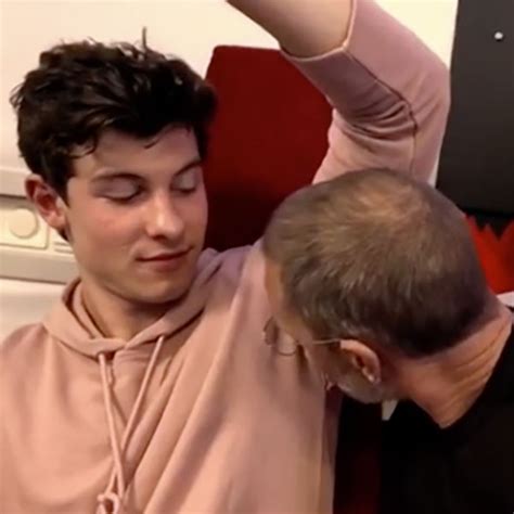 Why Is This Man Sniffing Shawn Mendes Armpit E Online Ca