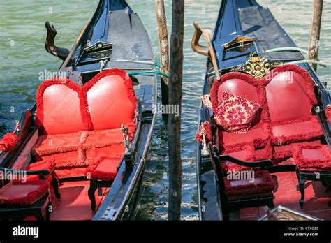 Venecia Gondola Hi Res Stock Photography And Images Alamy