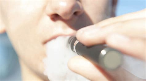 How Do We Tell Kids Who Vape It's Just as Dumb as Smoking? | HuffPost Canada Life