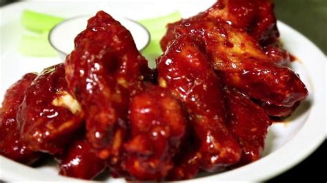 Take the classic murgh makhani aka butter chicken gravy and dunk those chicken wings in it and taste that deliciousness. Insanely Hot Wings Recipe - Made with Born To Hula Reaper ...