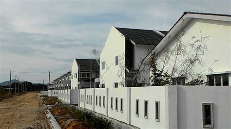 Ruang tamu di kamar hotel ini terpisah dari kamar tidur. PROPERTY NAS: TAMAN MULIA, SETIAWAN, PERAK