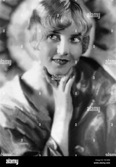 Corte de pelo de las mujeres Imágenes de stock en blanco y negro Alamy