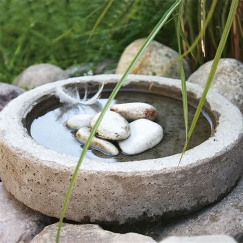 15 Near Genius DIY Concrete Ornaments That Add Beauty To Your Garden