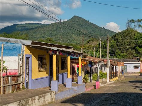 El salvador, officially the republic of el salvador, is a country in central america, bordering the pacific ocean between guatemala and honduras. Travel to El Salvador - Things to do, places to visit and ...
