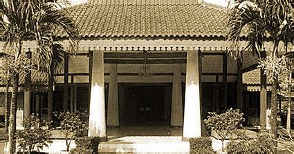Gambar Rumah Adat Jawa Barat Kasepuhan - Aristek Sederhana