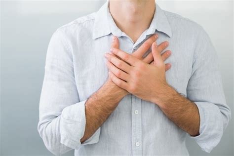 Right Side Chest Pain 7 Causes And What To Do Tua Saúde
