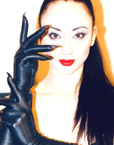 Pin By Emanuele Perotti On Leather Gloves In 2021 Black Leather Gloves Leather Gloves Womens