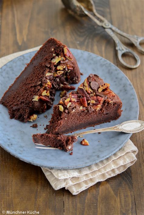 22% mehl 22% zucchini 11% zucker 11% ei 11% öl kochschokolade haselnuss butter marillenmarmelade backpulver magerkakaopulver rum. Saftiger Schokoladen-Zucchini-Kuchen - münchner-küche