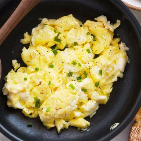 Make Fluffy Scrambled Eggs Every Time With This Perfect Scrambled Eggs