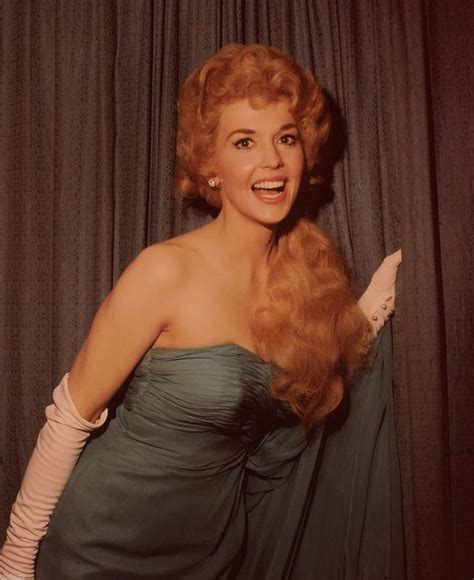 Beautiful Pics Of Donna Douglas In The S And S Vintage Everyday
