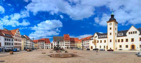 Die wohnung befindet im stadtteil zug und ca. I am living in Freiberg, not in Freiburg! - European ...
