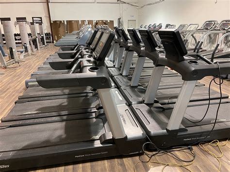 Life Fitness Integrity Series Professional Treadmill Sc Refurbished