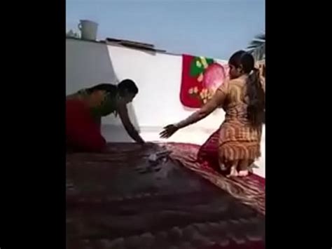 Indian Mallu College Girl Showing Boobs Aunty Cleavage Chut Ungli Pussy