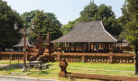 Keraton Kasepuhan Cirebon A Getaway Towards Diverse Culture